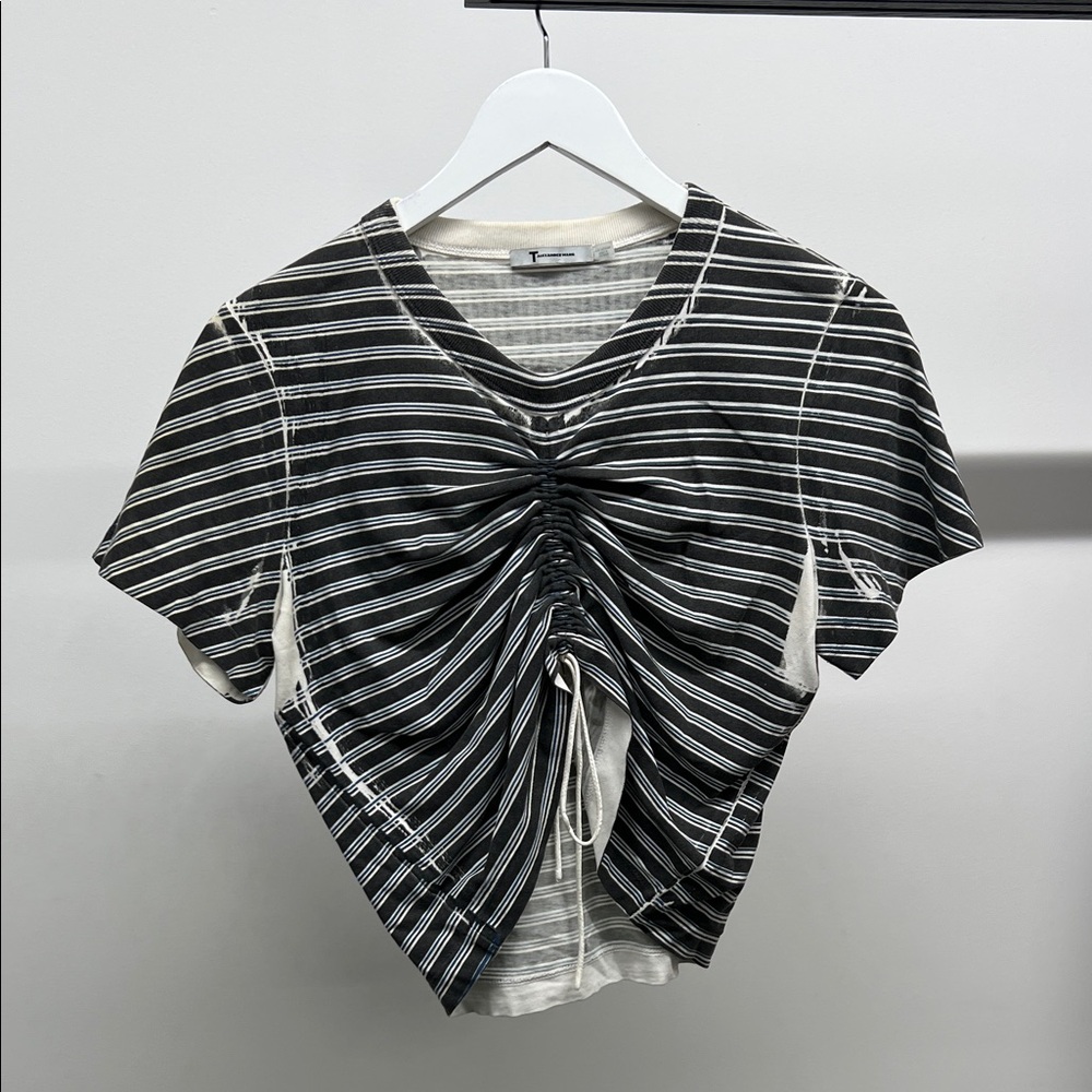 Elegant Grey and White Striped Ruched Cropped Tee